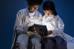 Screen Time's Effects On Children's Development And Strategies For Limiting It